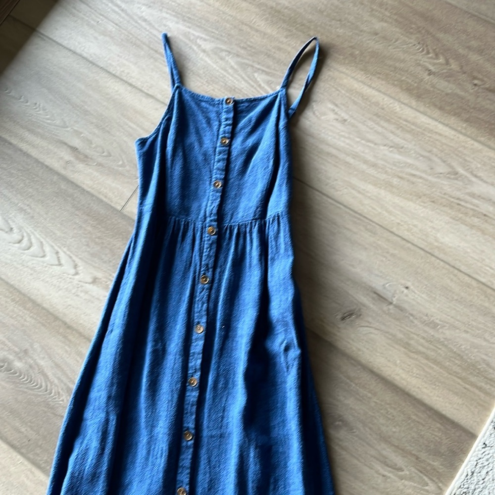Med Old Navy sun dress in denim